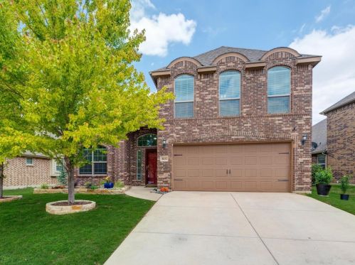 8632 Running River Ln, Fort Worth, TX 76131-3380