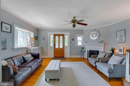 2922 Mapleshade Rd, Ardmore PA  19003-1821 exterior