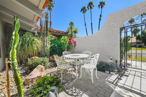 56 Sierra Madre Way, Rancho Mirage CA  92270-3933 exterior