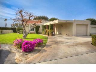 1557 Spyglass Plz, Palm Springs CA  92264-3830 exterior