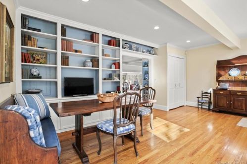 200 Mill Rd, New Canaan CT  06840-4310 exterior