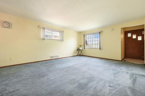 3959 Boulevard Dr, Pittsburgh PA  15217-2619 exterior