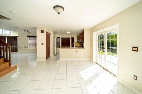 16480 1st St, Hollywood, FL 33027-1015