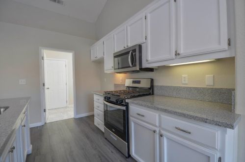 490 Santa Barbara St, Los Banos CA  93635-6324 exterior