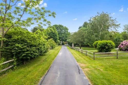 7 Bittersweet Ln, Lyme, CT 06371-1600