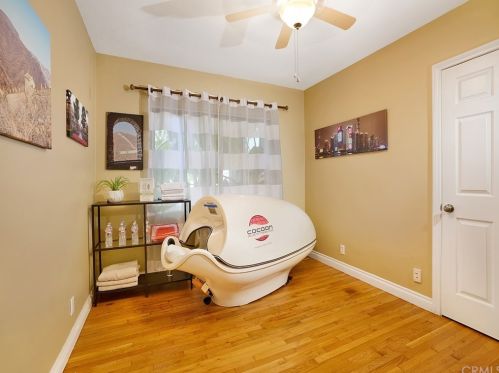 6520 Rosebay St, Long Beach CA  90808-4057 exterior