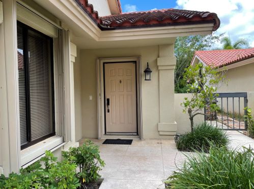2870 Farragut Ln, West Palm Beach, FL 33409-7215
