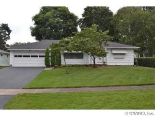 26 Howedale Dr, Rochester, NY 14616-1533