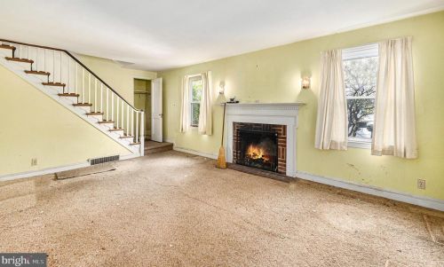 309 Maryland Ave, Pittsburgh, PA 19083-3012