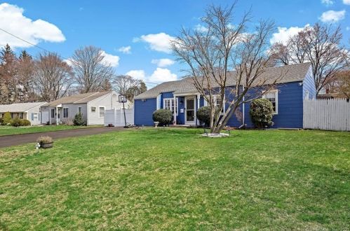 96 Sutton Dr, Stamford, CT 06906-2108