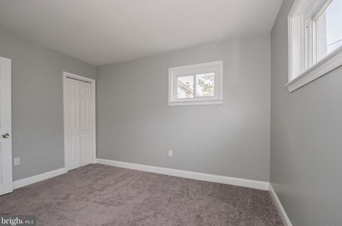 317 Sheridan Dr, New Castle DE  19720-2144 exterior