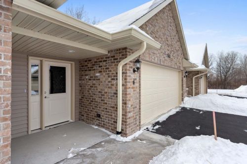 2443-4 Remington Rd, Green Bay, WI 54302-4448