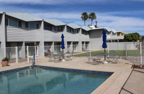 1735 Jones Blvd, Tucson AZ  85713-2325 exterior