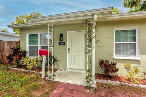 3211 35th Ave, Saint Petersburg, FL 33713-1530