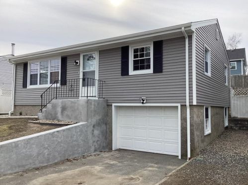 400 England St, Cumberland RI  02864-7211 exterior