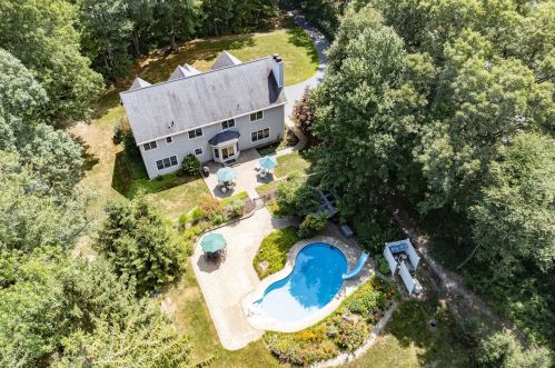 63 Carol Ln, Poughquag, NY 12570-5655