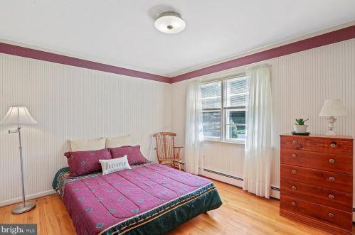 568 Countess Dr, Yardley PA 19067-4616 exterior