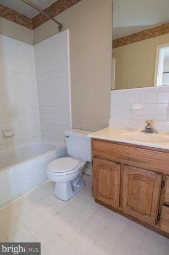 9 Cedar Creek Ct, Bear DE  19701-1001 exterior