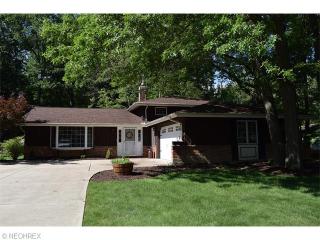 20750 Wolzhaven Ave, Cleveland OH  44149-2313 exterior