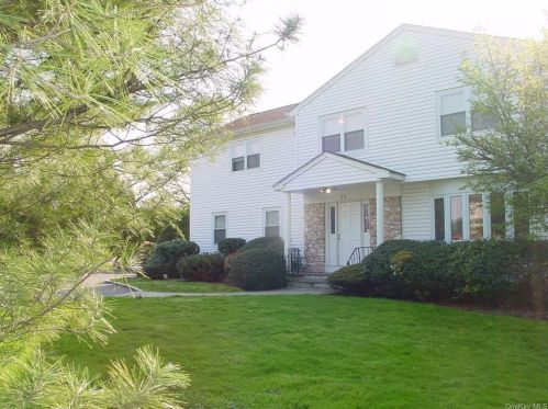 71 Skyview Ln, New Rochelle NY  10804-2912 exterior