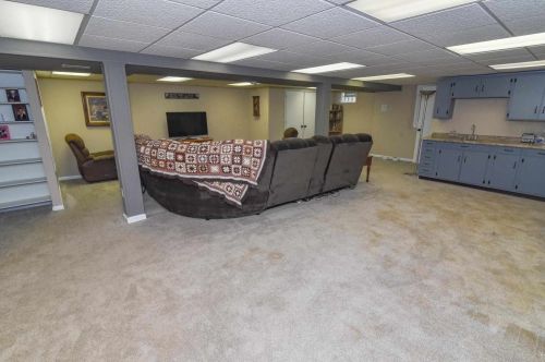 8883 Valley Circle Dr, Florence KY  41042-9523 exterior