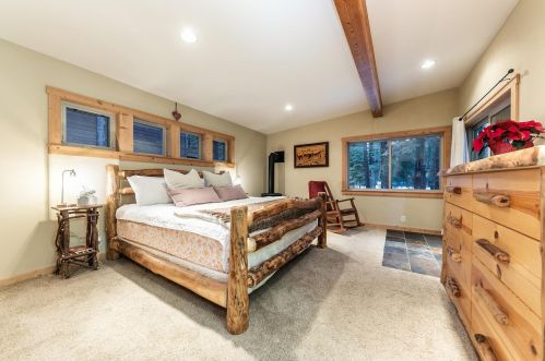 12588 Bernese Ln, Truckee, CA 96161-6028