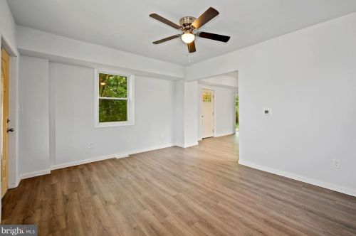 12 Poplar St, Swedesboro NJ  08085-1228 exterior