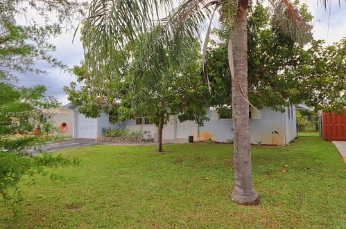 8801 14th St, Hollywood FL  33024-4722 exterior