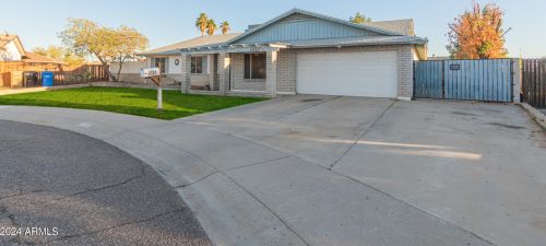 3821 Meadow Dr, Glendale, AZ 85308-4222