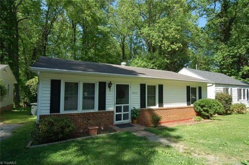 3852 Green Point Dr, Greensboro, NC 27407-4506
