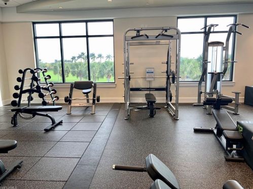 9407 Quarry Dr, Naples FL  34120-5223 exterior