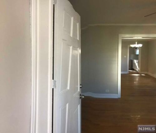 42 Intervale Rd, Teaneck NJ  07666-6217 exterior