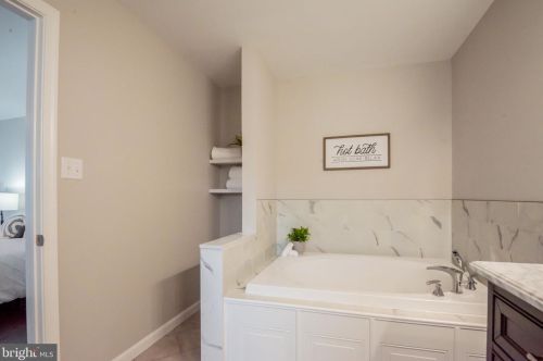 1954 Old Kirkwood Rd, Bear DE  19701-2235 exterior