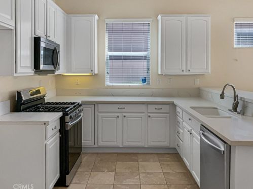 1750 Forest Oaks Dr, Beaumont CA  92223-8563 exterior