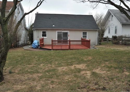 16 Forest Ave, Crotonville NY  10562-3624 exterior