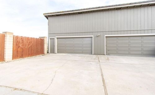 1812 Golf Rd, Turlock CA  95380-9746 exterior
