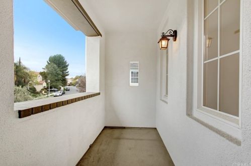 24613 Garland Dr, Santa Clarita CA  91355-4962 exterior