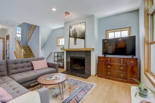 837 Deer Park, Saint Paul, MN 55116-2392