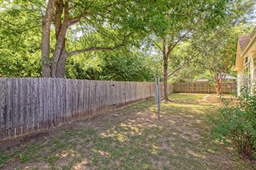 301 Derby Ln, Georgetown TX  78626-6323 exterior