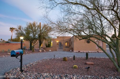 7552 Knollwood Cir, Tucson AZ 85750-2325 exterior
