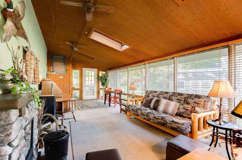 1716 Harrison Ct, Waterford MN  55057-3004 exterior