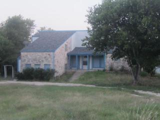 3073 Camelot Ln, Morgans Point, TX 76513-7067