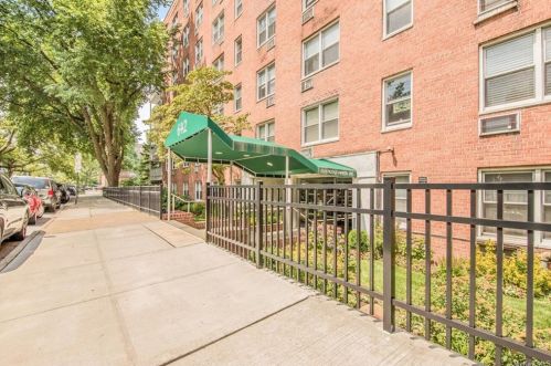 642 Locust St, Mount Vernon NY  10552-2644 exterior