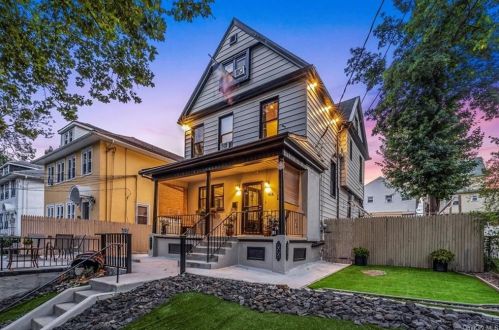 416 Warwick Ave, Mount Vernon, NY 10553-2113