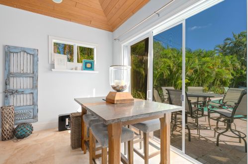 1215 Crestwood Dr, Delray Beach FL  33483-7211 exterior