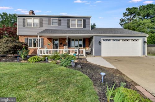 33 Lesley Ln, New Castle, DE 19720-3327