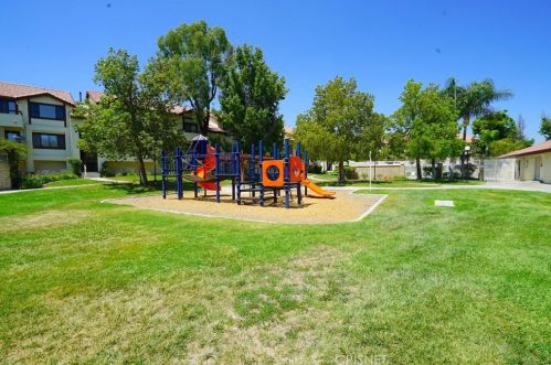 18124 Sundowner Way, Santa Clarita CA  91387-4390 exterior