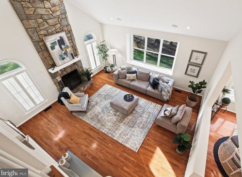 3211 Winter Sun Ter, Herndon VA  20171-1939 exterior