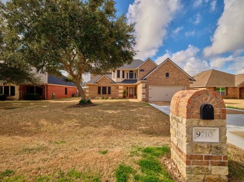 9710 Piney Point Cir, Needville, TX 77461-5651