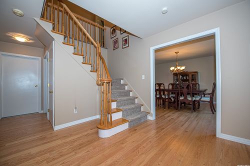 6 Marblestone Ln, South Setauket, NY 11720-1254